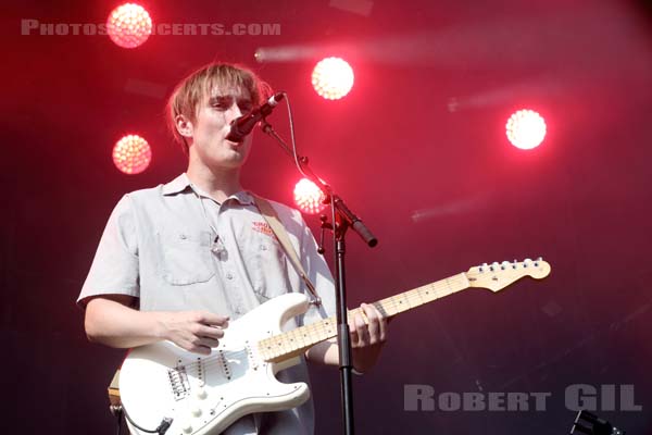 SAM FENDER - 2019-08-25 - SAINT CLOUD - Domaine National - Scene de la Cascade - 
